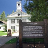 Mariposa-Courthouse-Entry-Sign_for-web-gallery